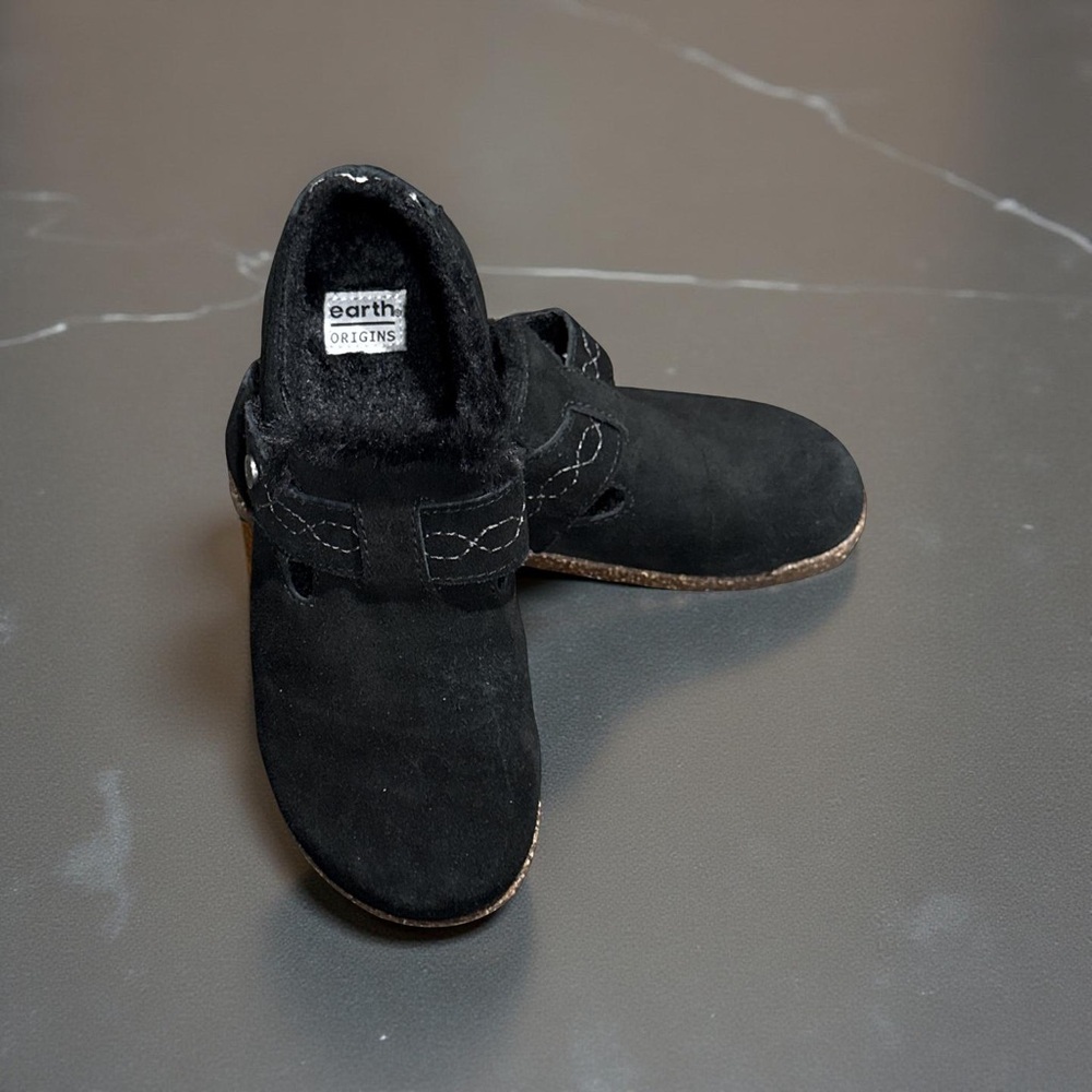 Earth Origins Women's Black Suede Loafers